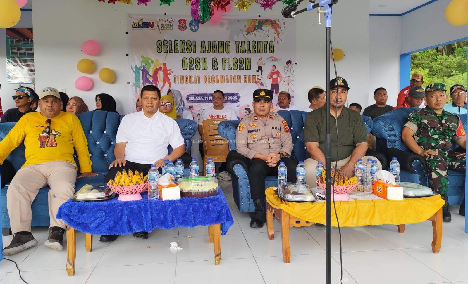 Di Guyur Hujan, Siswa Siswi di Bone Semangat Memeriahkan O2SN - FLS2N