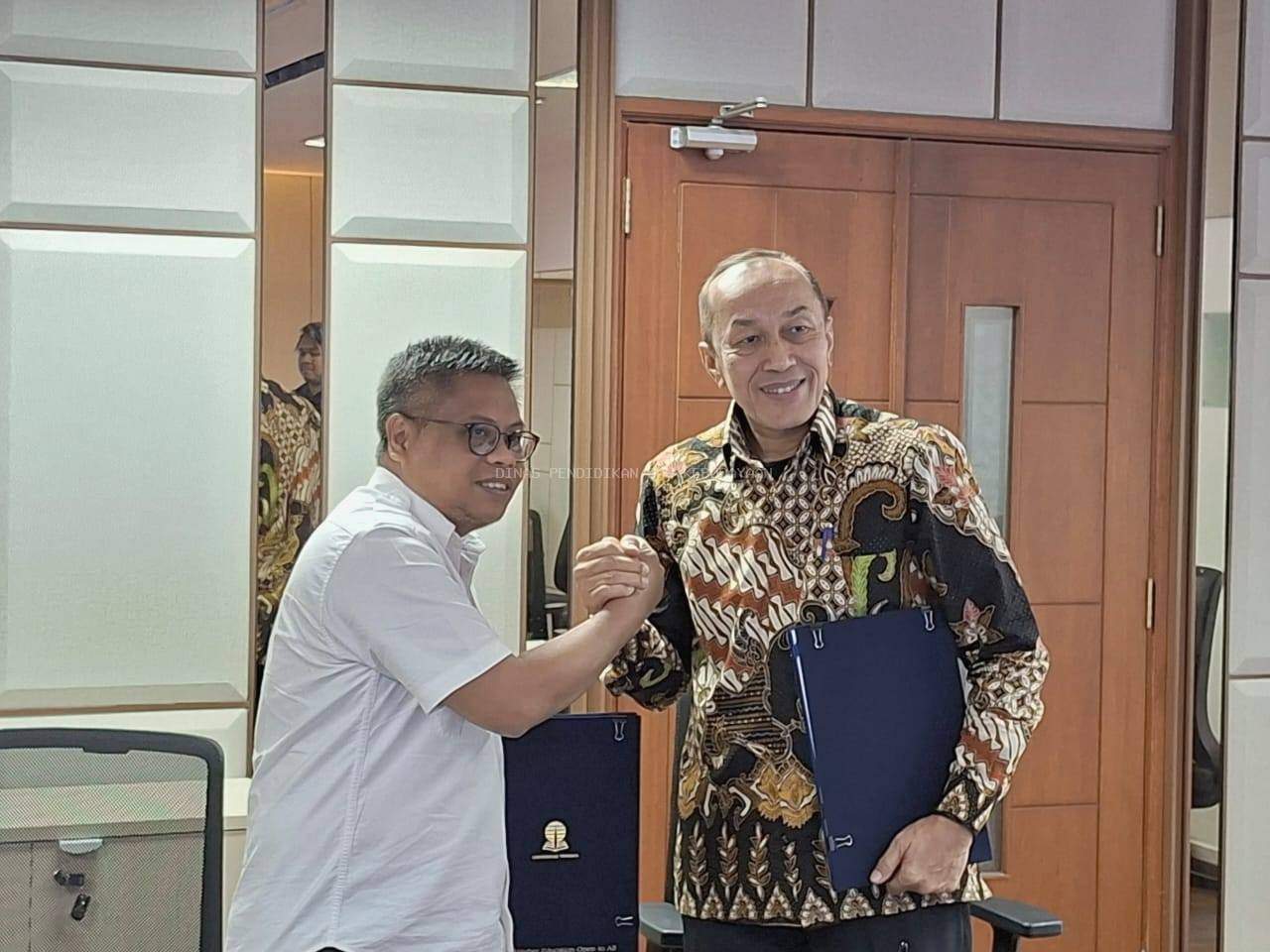 Prioritaskan Guru Non ASN, Dikbud Bonebol Teken MoU Beasiswa dengan Universitas Terbuka