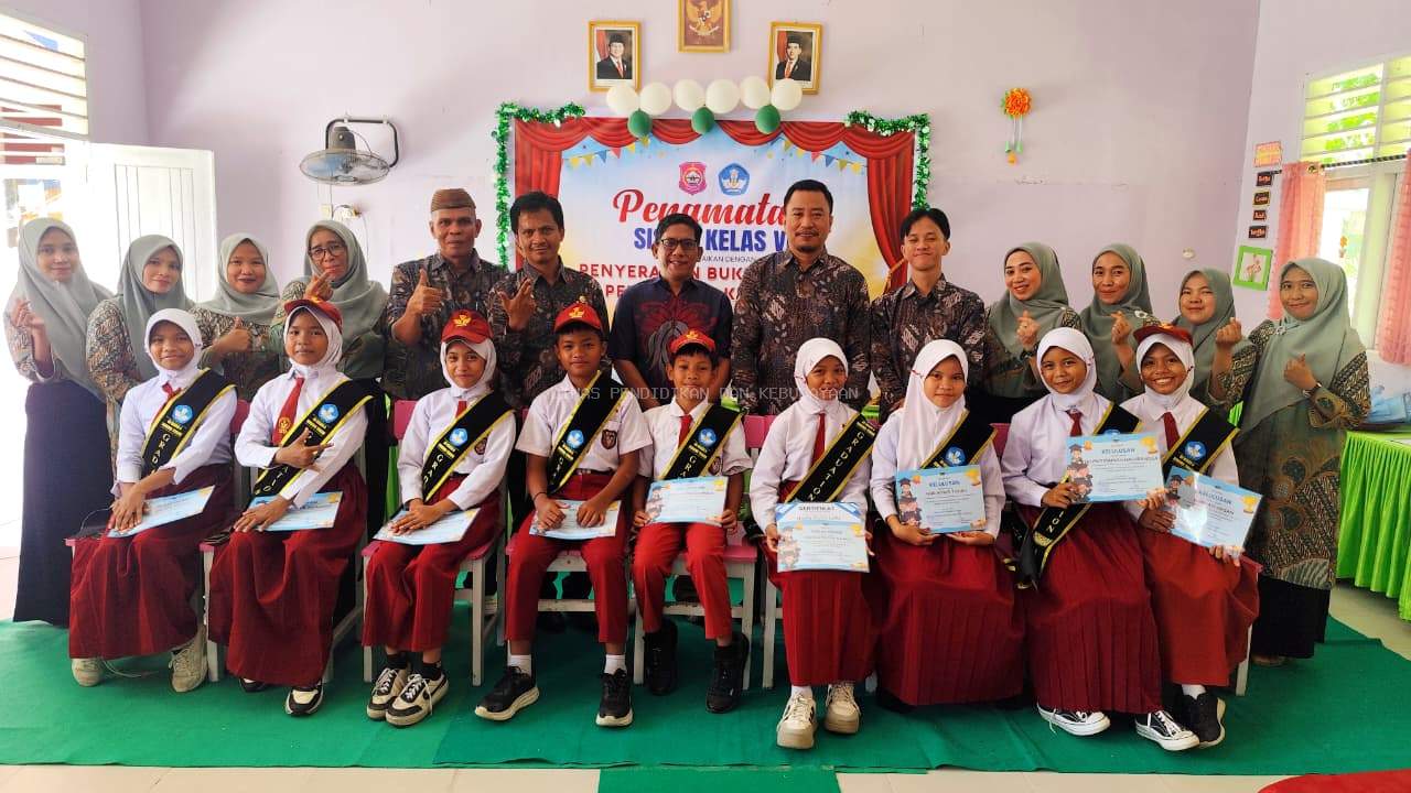 Rangkaian Acara SDN 6 Suwawa Tengah : Dari Penyerahan Buku Laporan hingga Pelepasan Murid
