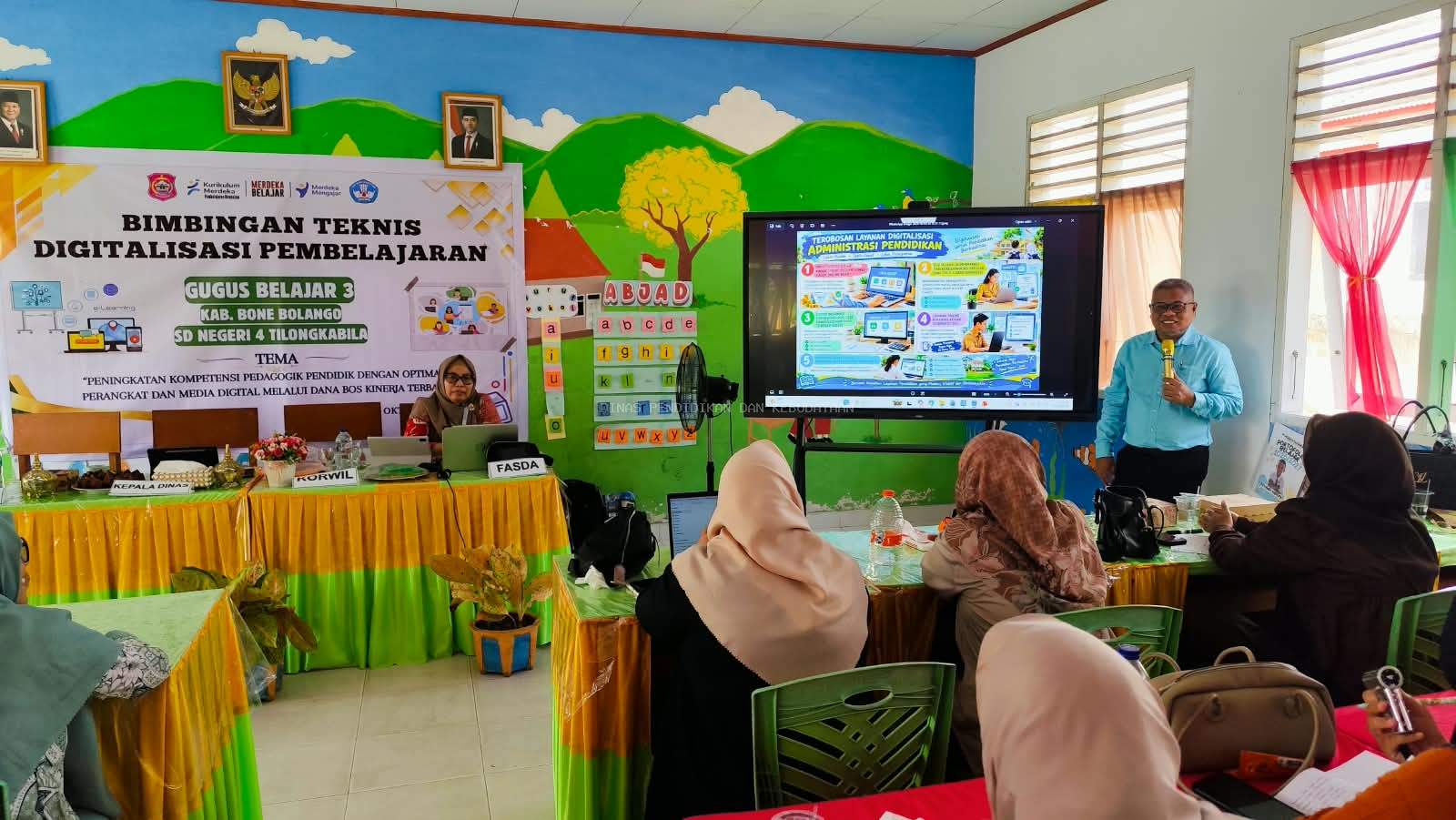Wujudkan Pembelajaran Interaktif dan Inovatif, Guru-Guru Gugus Belajar 3 Ikuti Bimtek Digitalisasi di SDN 4 Tilongkabila